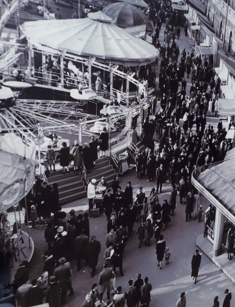 mario cattaneo piazza gramsci cinisello - -